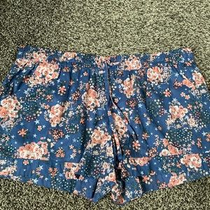 Xl blue floral shorts